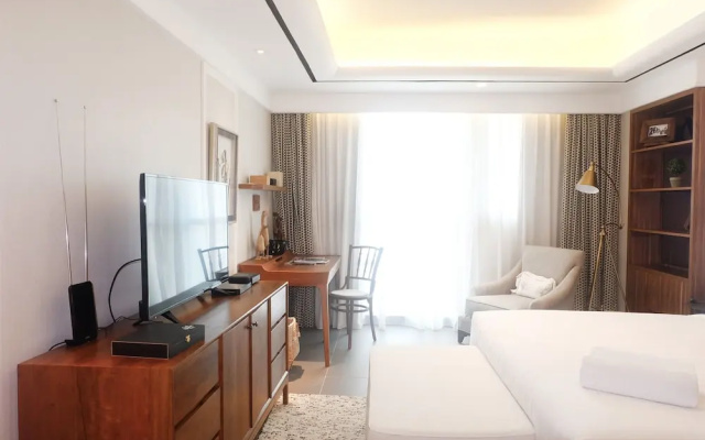 Studio Tropical Modern Living At Kemang Village