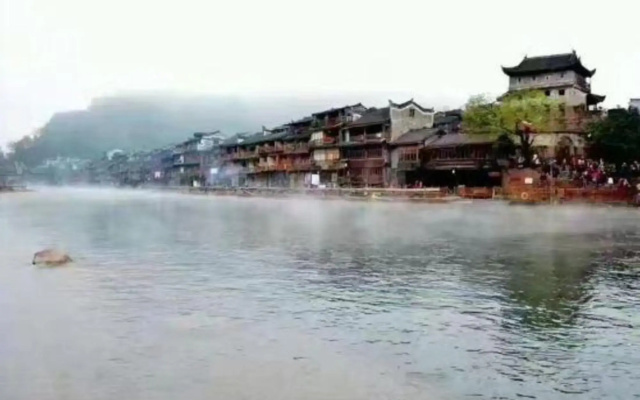 Fengyuan Yuanjiangjing Hotel
