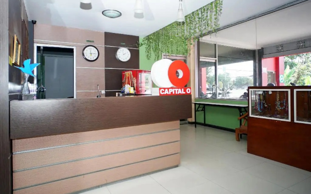 Capital O 2885 Hemra Hotel