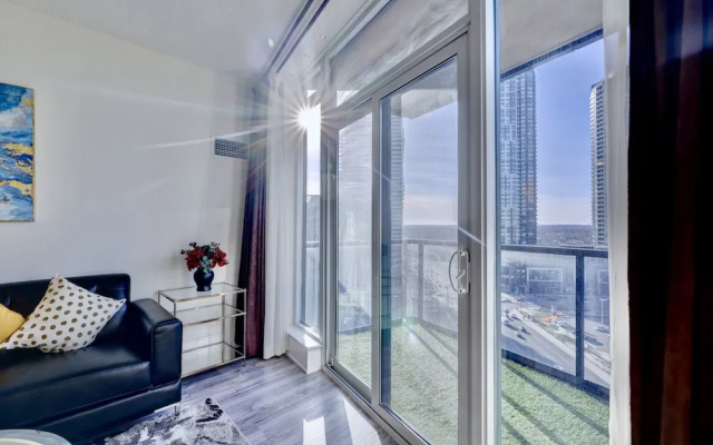 Grand Royal Condos -Mississauga SQ One