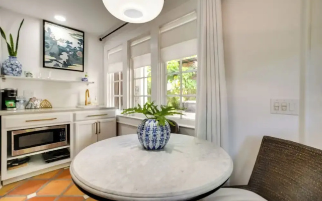 South Tampa Studio in Desirable Historic District!