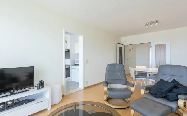 Cozy 1-bedroom Apartment With Sea View