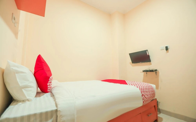 OYO 151 Cherish Residence