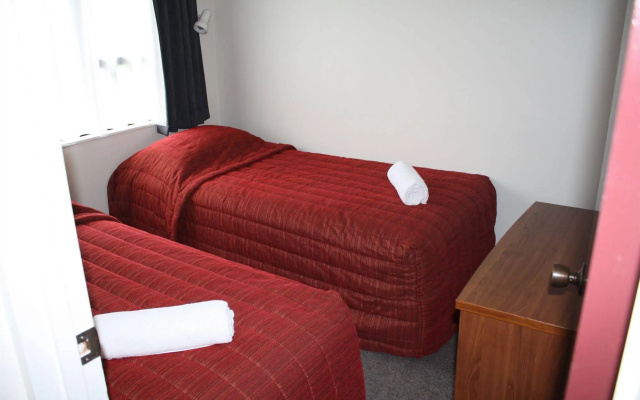 Oxford Court Motel