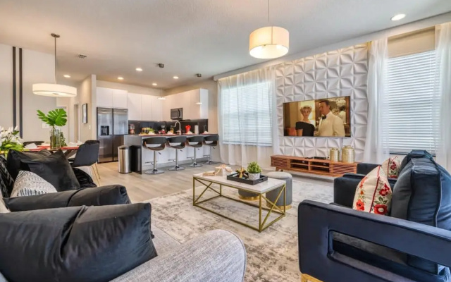 Modern Luxury Retreat-pool Mickey Harry Potter Bedrooms