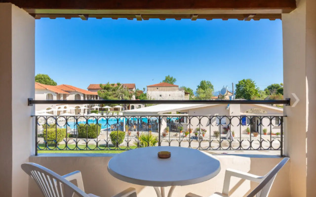Kamari Apartments