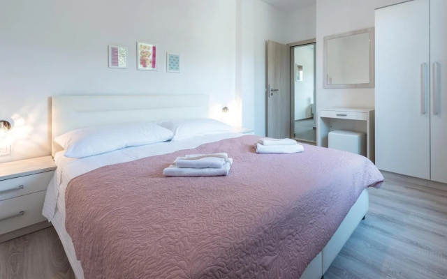 Awesome Home in Cavtat With Wifi and 1 Bedrooms