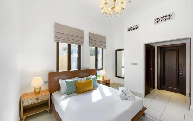 1-br Dazingly lit Downtown
