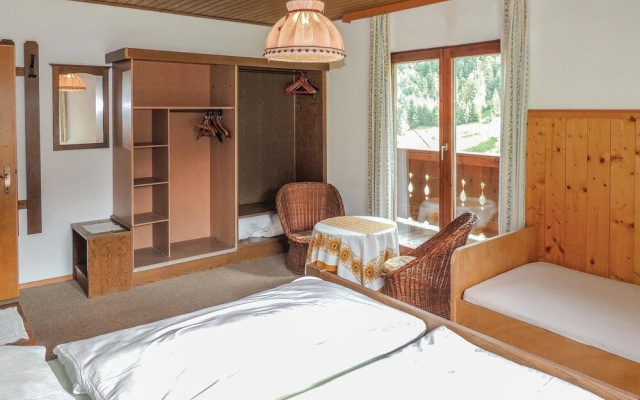 Stunning Home in Hüttschlag With 4 Bedrooms, Sauna and Wifi