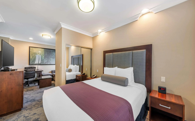 Best Western Plus Avita Suites