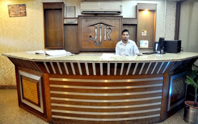 Hotel Shiraaz - 2