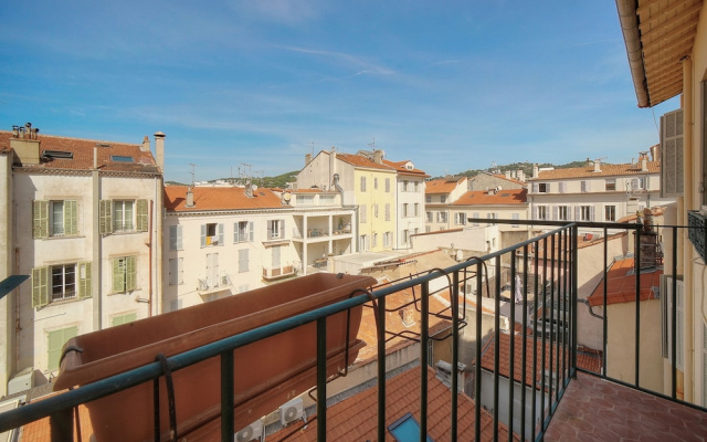 2 Pieces Avec Balcon Hypercentre A1b162