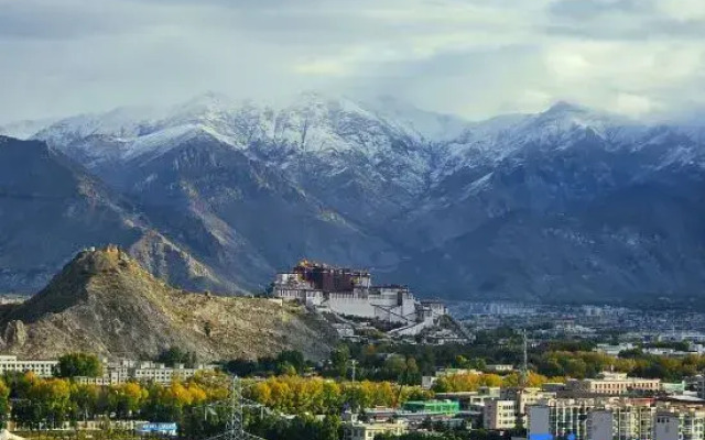 Lhasa James Joyce Coffetel Ruipin Hotel