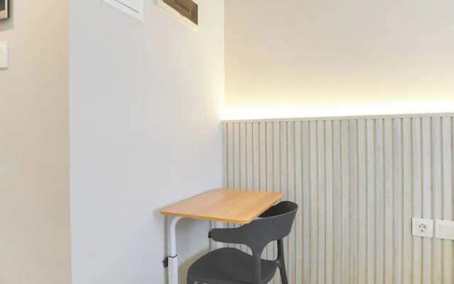 Good And Modern Studio At Sky House Alam Sutera Apartment