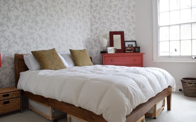 Отель 3 Bedroom Flat In Brixton Великобритания, Лондон - отзывы, цены и фото номеров - забронировать отель 3 Bedroom Flat In Brixton онлайн комната для гостей