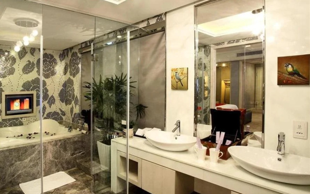 The Q Hotel