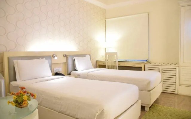 Check Inn Hotel