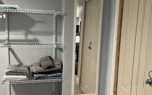 Downtown Suite - Close to Topgolf, Horseshoe Casino, UM Baltimore