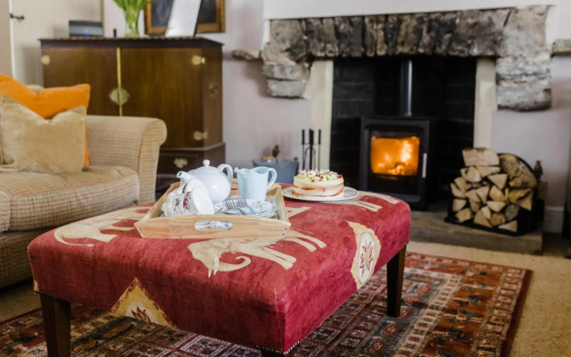 Castle House - 5 Bedroom - Manorbier