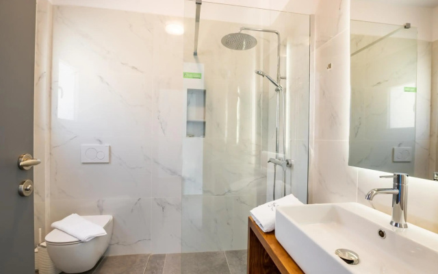 Apolis Beachscape Hotel