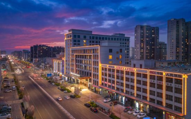 Wuwei Jinwu International Hotel