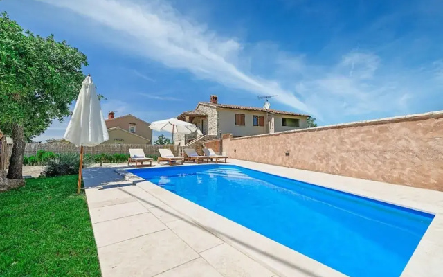 Charming Holiday Home With Garden