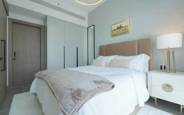 KeyRock Golf Gate - Stylish Retreat