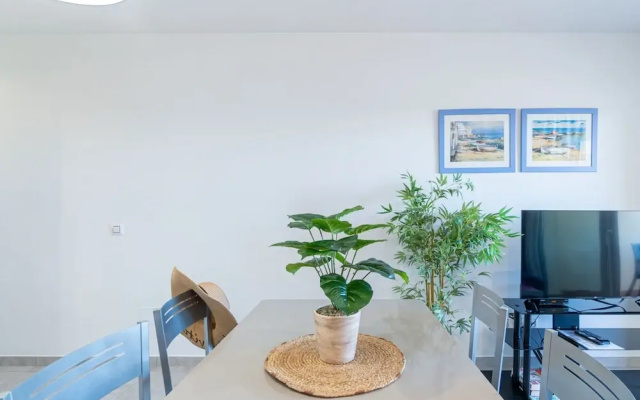 Apartment in Empuriabrava With Beach Access