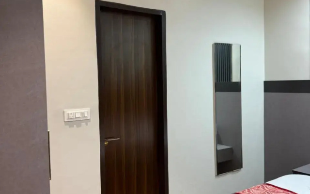 Oyo 18446 Hotel M9