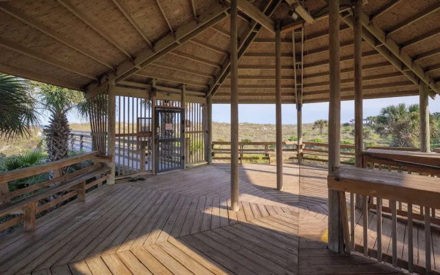 Ocean Villas 107 by Distinctive Beach Rentals