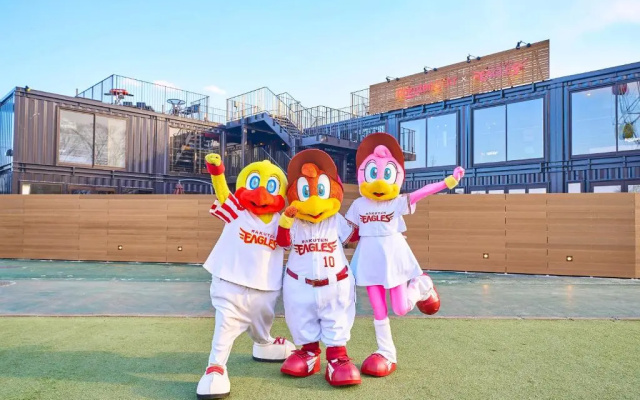 Rakuten STAY x EAGLES 201 with Roof balcony