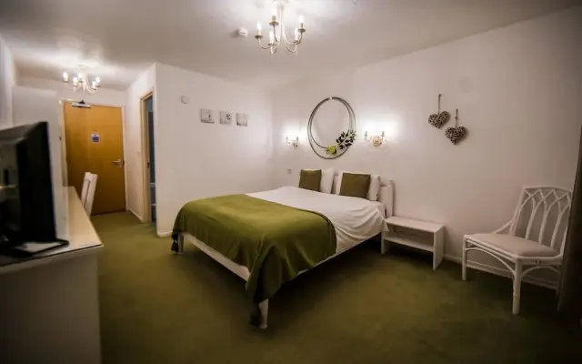 Gray Manor Hotel