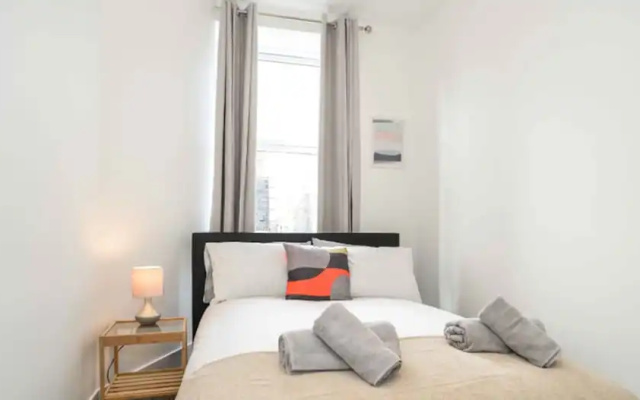 Aberdeen City Modern Apartment