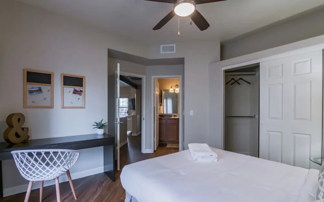 Luxury Scottsdale Suite + Pool + Gym