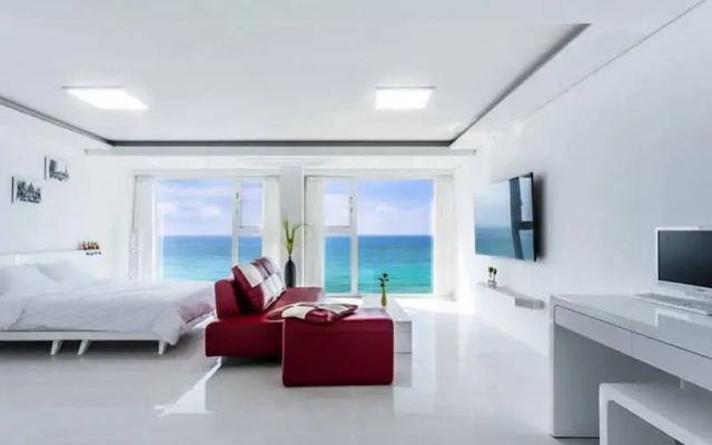 Cobeach Poolvilla Esmeralda