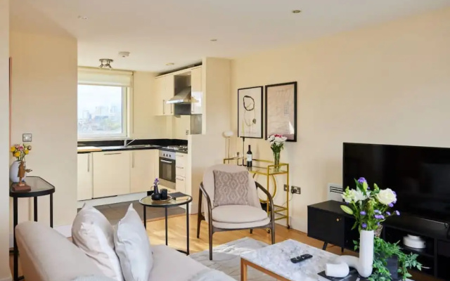 The Weavers Field Place - Classy 3bdr Flat With Terrace