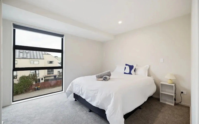 Modern 3 Bedroom Townhouse - Only 10min walk to Stadium