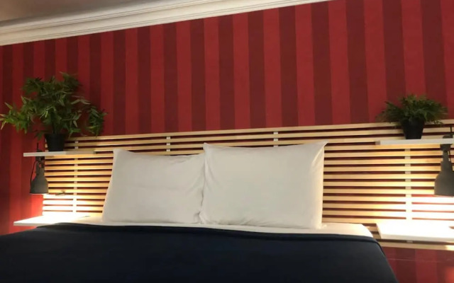 Santa Maria La Nova 21 B&B