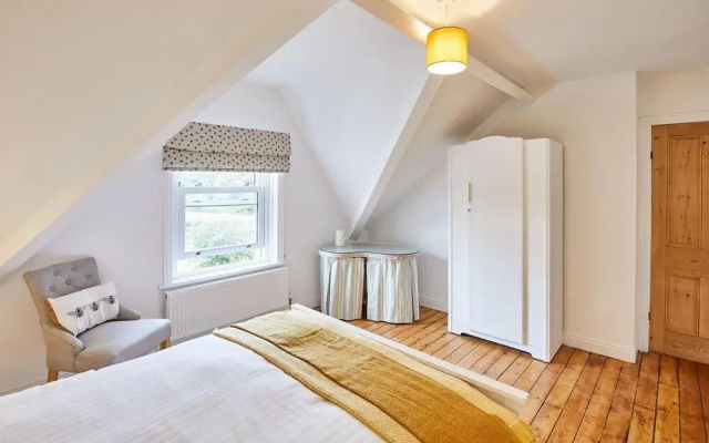 Host Stay Oakwood