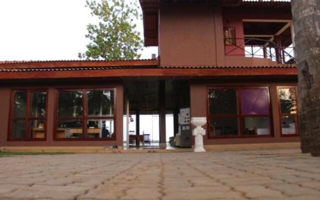 Отель Lake View Cottage Шри-Ланка, Тиссамахарама - отзывы, цены и фото номеров - забронировать отель Lake View Cottage онлайн вид на фасад