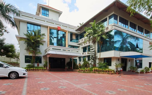Hotel Sabari Park