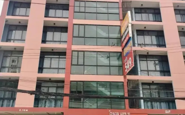 At 81 Hotel