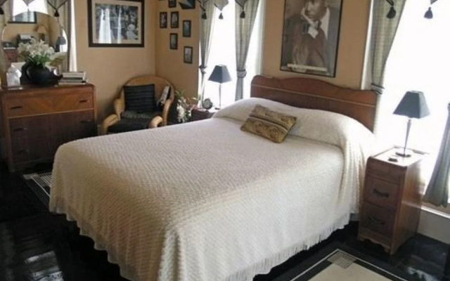 Princess Anne Book Lovers Inn