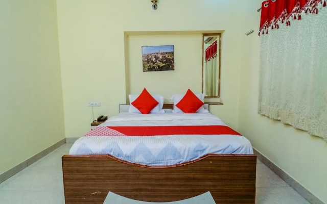 OYO 18825 Hotel Akshey