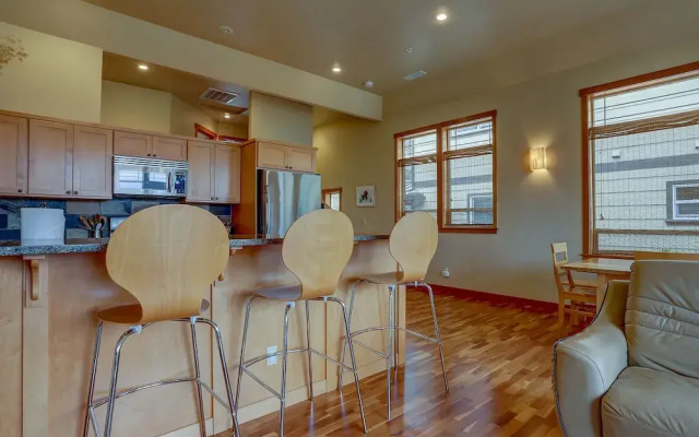 Three Rivers 3 Bedroom Home by RedAwning