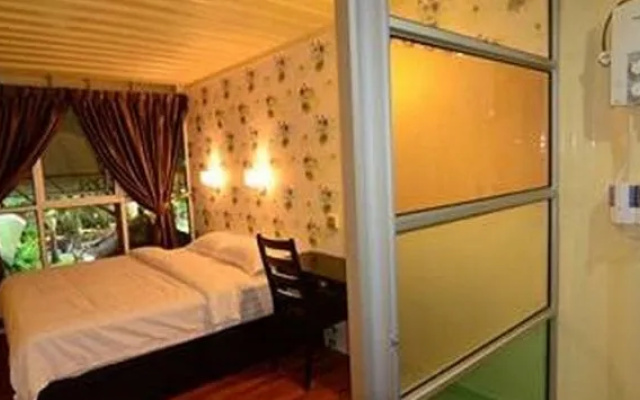 Container Gardenstay @ Bangkok Village