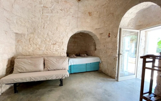 Trullo Solleone con Piscine by Wonderful Italy