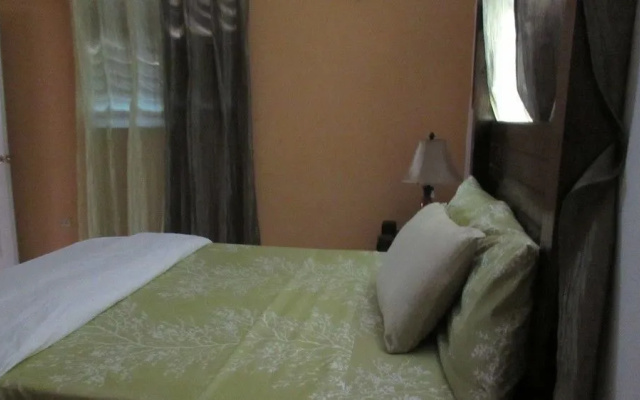RafJam Bed & Breakfast Kingston