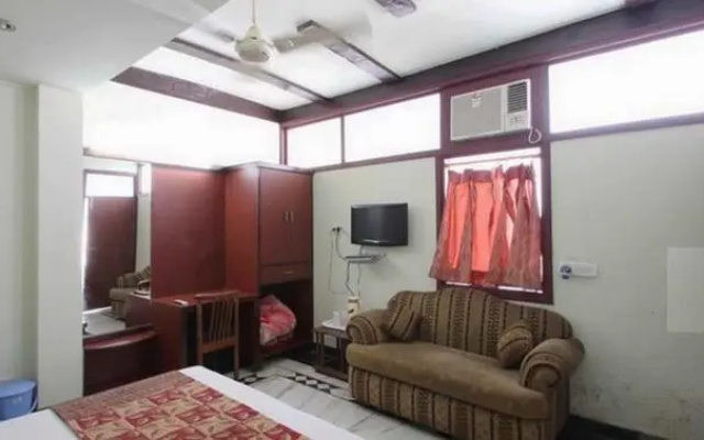 Hotel S.R Palace