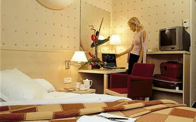 Hotel Athena